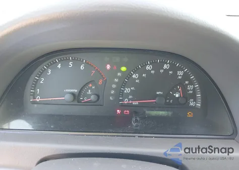 2004 Toyota Camry Le z USA, uszkodzony, nr VIN 4T1BE32K24U812615